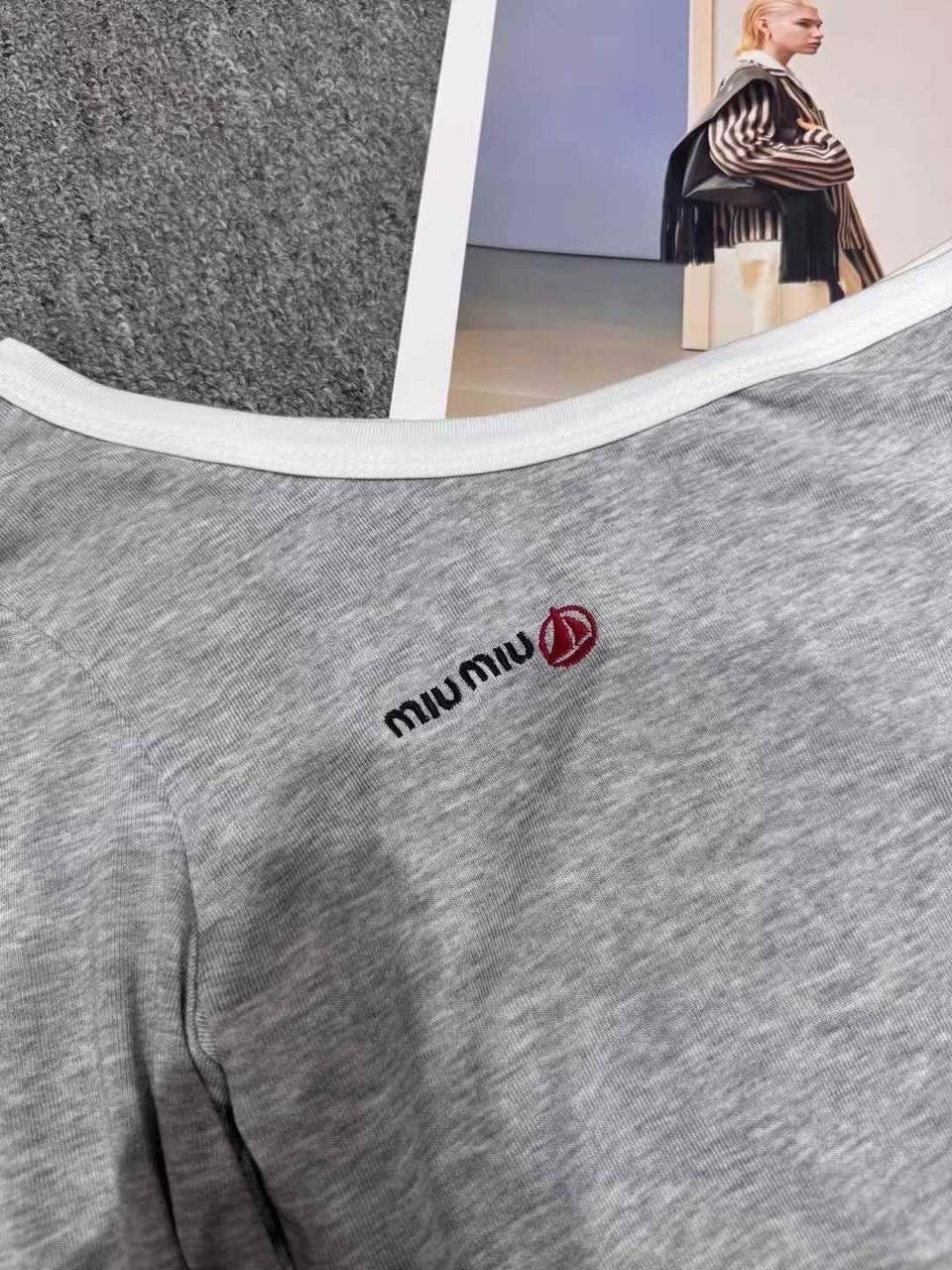 короткий топ с длинным рукавом,топ с длинными рукавами женский,топ с длинными рукавами укороченный,топ с длинными рукавами,кроп топ женский