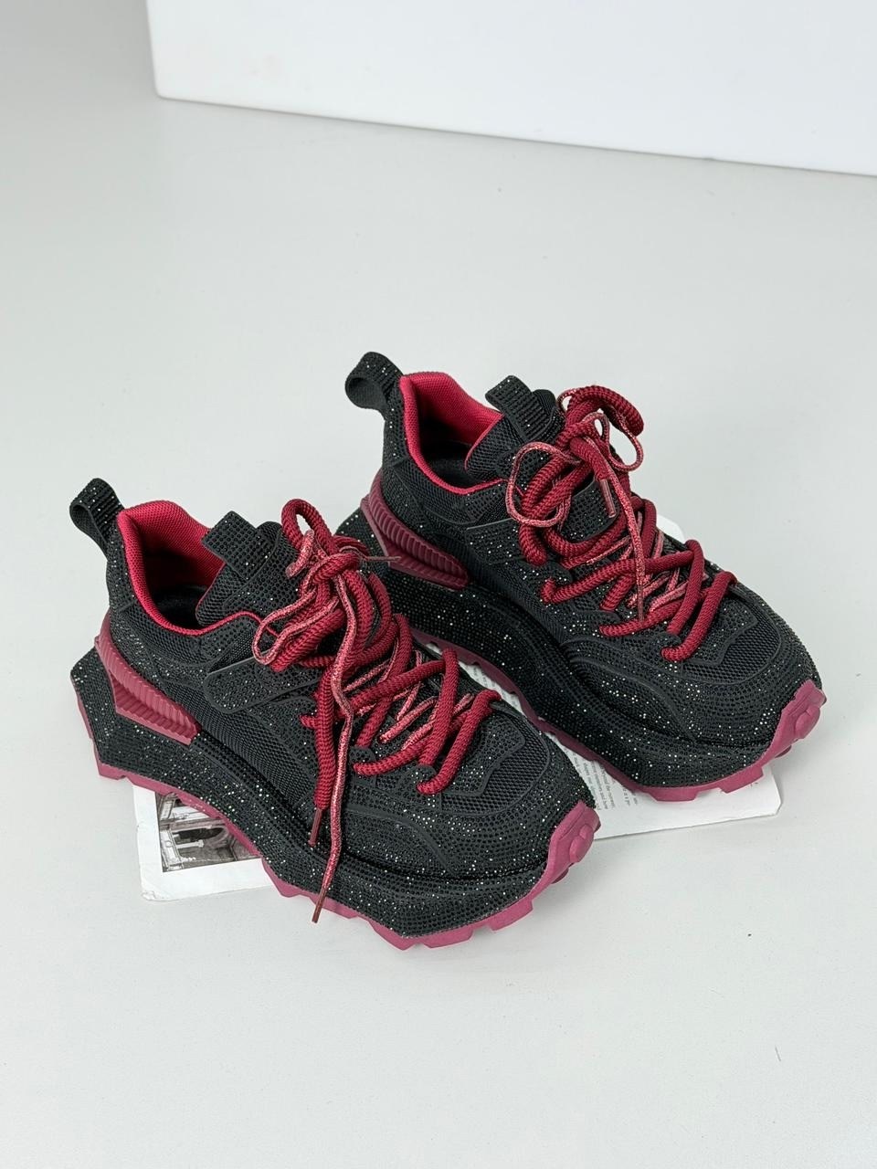 кроссовки черные,кроссовки женские модные черные,кроссовки женские,черные массивные кроссовки женские,объемные черные кроссовки