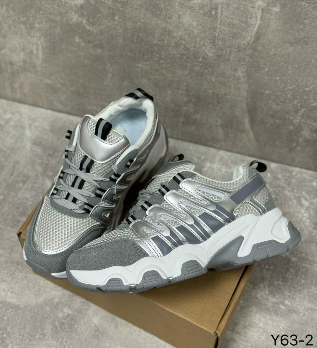 женские кроссовки,кроссовки,модные кроссовки,массивные кроссовки,серые кроссовки