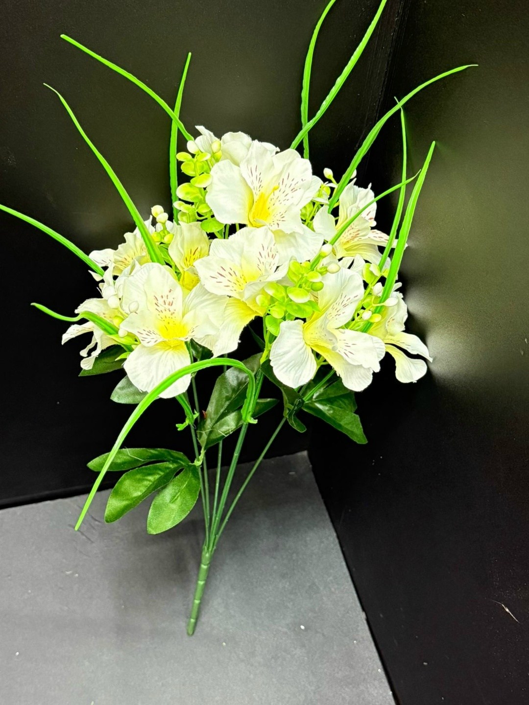 искусственные цветы,альстромерия белая,альстромерия персиковая,альстромерия венус,букет