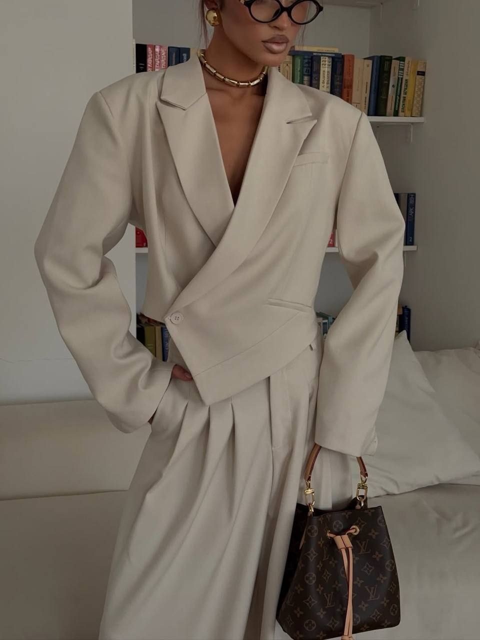 брючный костюм,брючный костюм женский,женский костюм,белые костюмы