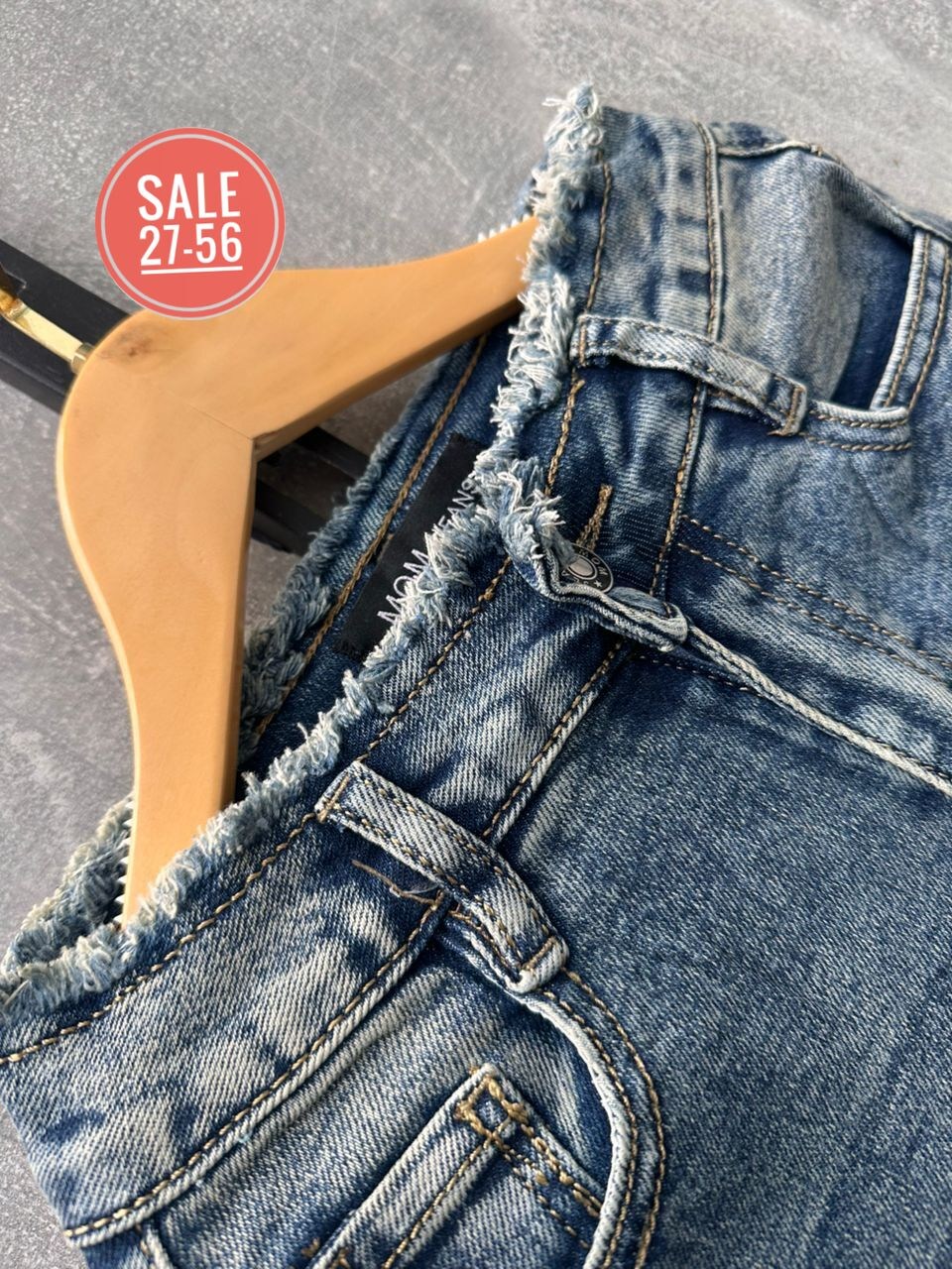 джинсовые брюки,джинсовый стиль,джинсы,модные джинсы,бахрома на джинсах