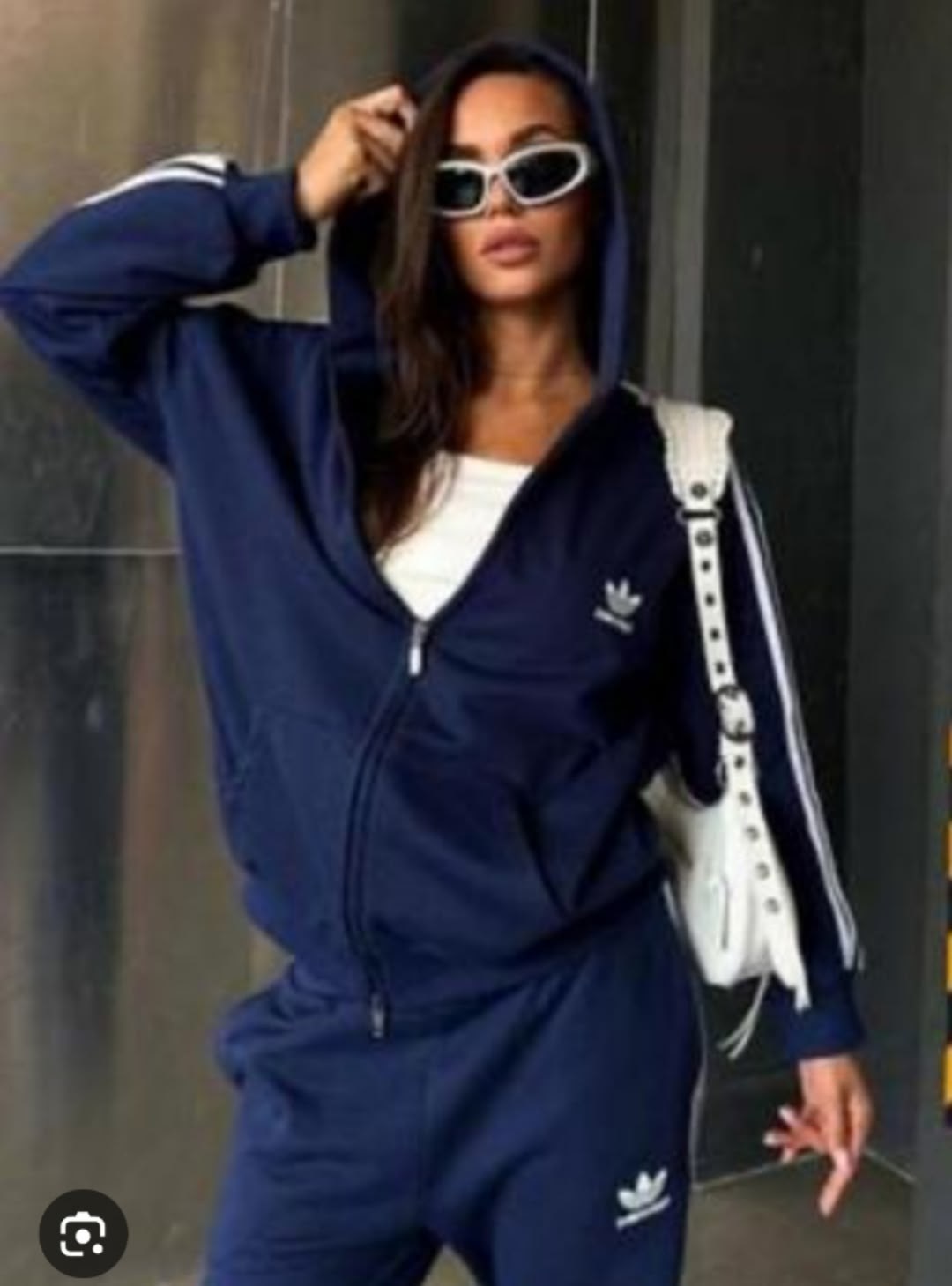 костюм спортивный adidas,толстовка адидас серая с полосками,женский спортивный костюм adidas,толстовка adidas,женские толстовки adidas