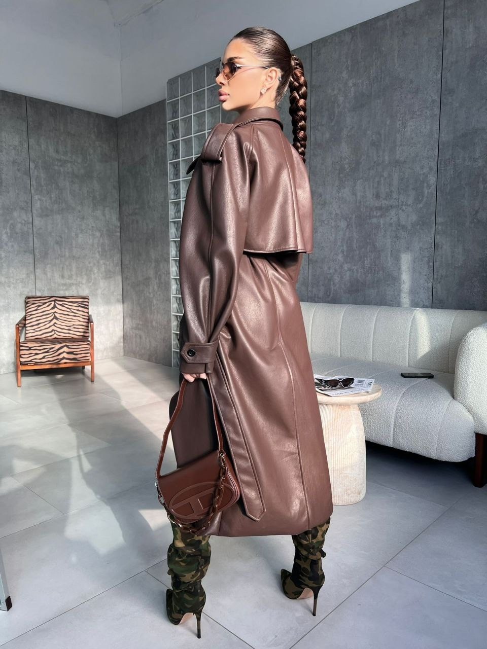 кожаный тренч,тренч эко кожа,тренч из экокожи в базовом черном цвете,пальто кожаное,тренч плащ