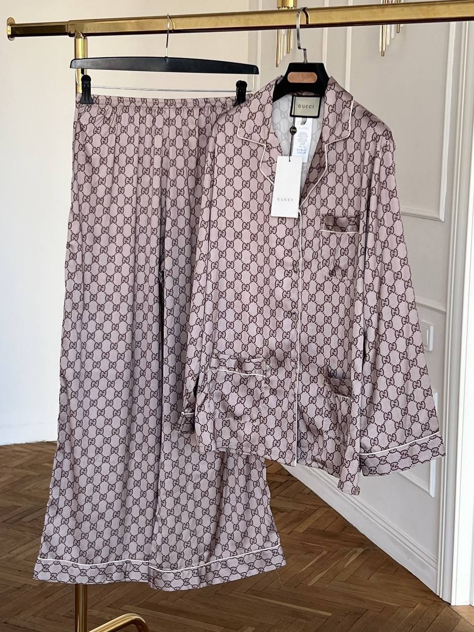 костюм шелковый женский в пижамном стиле gucci,костюм шелковый,женская пижама шелковая со штанами гуччи d&da_shop,костюм с принтом,женская пижама шелковая со штанами гуччи