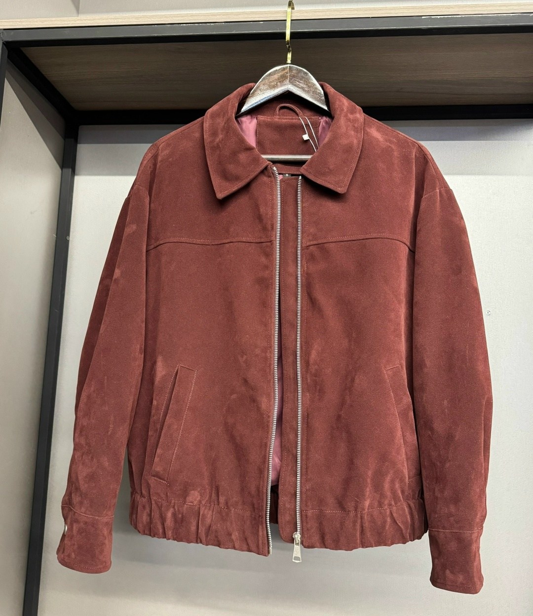 замшевая куртка-бомбер kent loro piana коричневый,замшевая куртка,куртка замшевая мужская,brunello cucinelli куртка замшевая,замшевая куртка the row артикул bms-136383