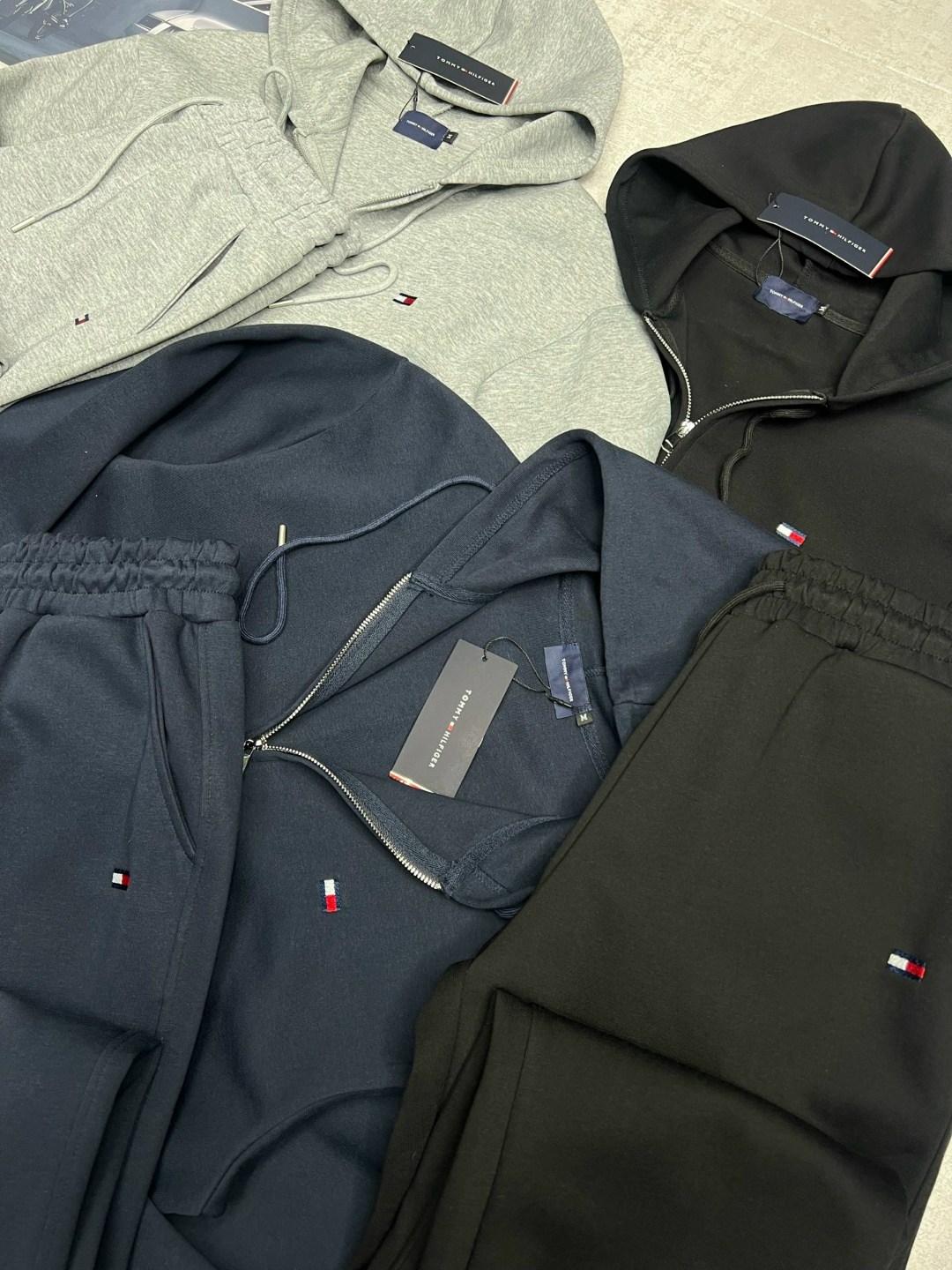 спортивный костюм tommy hilfiger,спортивный костюм томми хилфигер,мужской спортивный костюм на флисе tommy hilfiger,костюм tommy hilfiger,спортивный костюм kiton