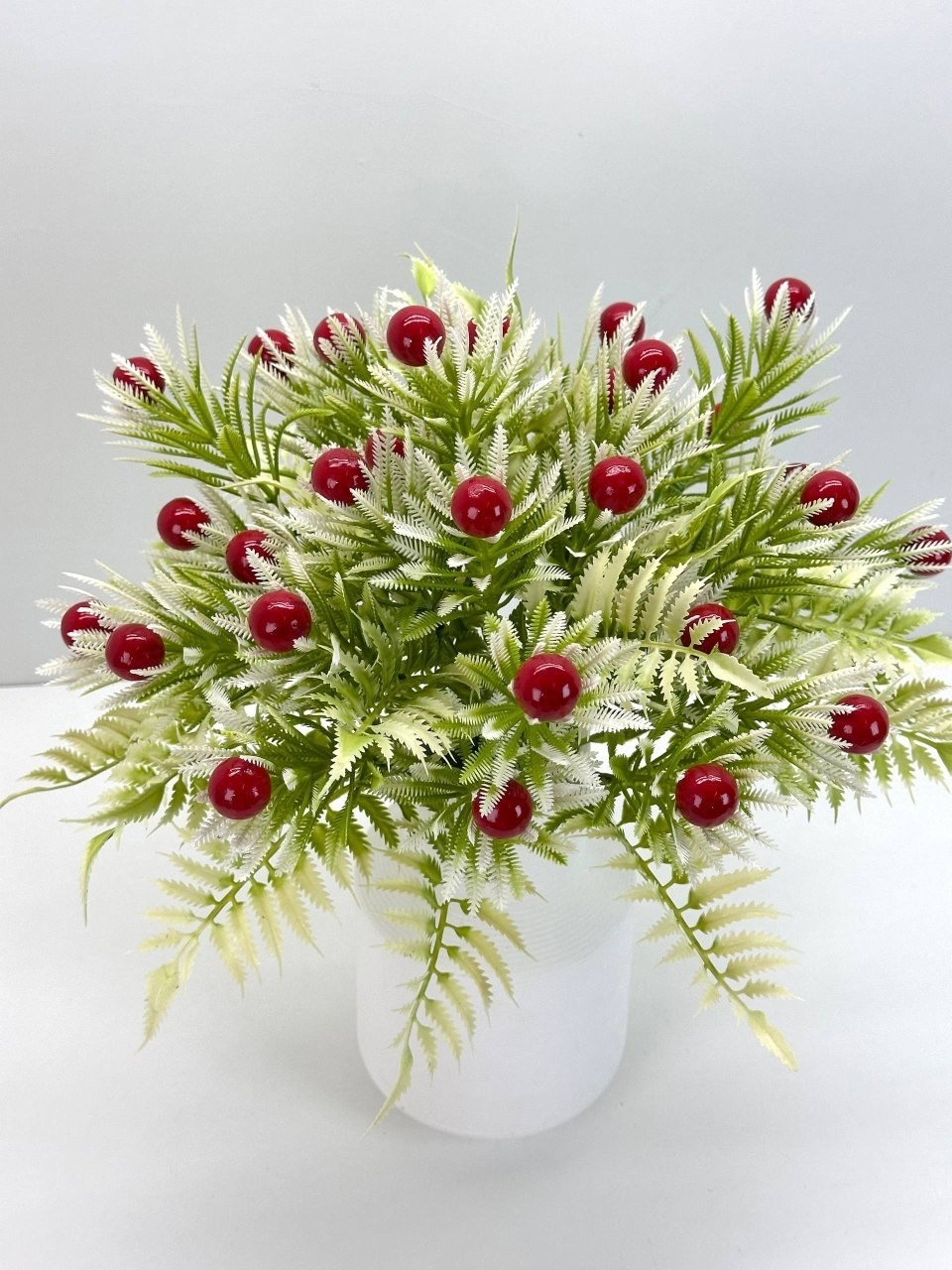 букет искусственные,комнатный цветок с красными ягодками,зелень для букета,для букета,веточка с ягодами