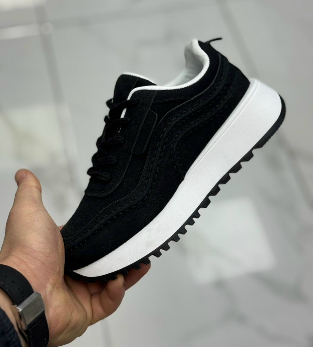 ,кроссовки женскиe,женская ,стильные кроссовки,обуви