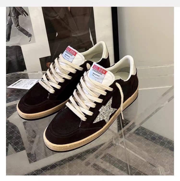 ,кроссовки golden goose,кеды golden goose,замшевые низкие кеды ballstar с аппликацией в виде звезд golden goose черный,кроссовки golden goose ball star