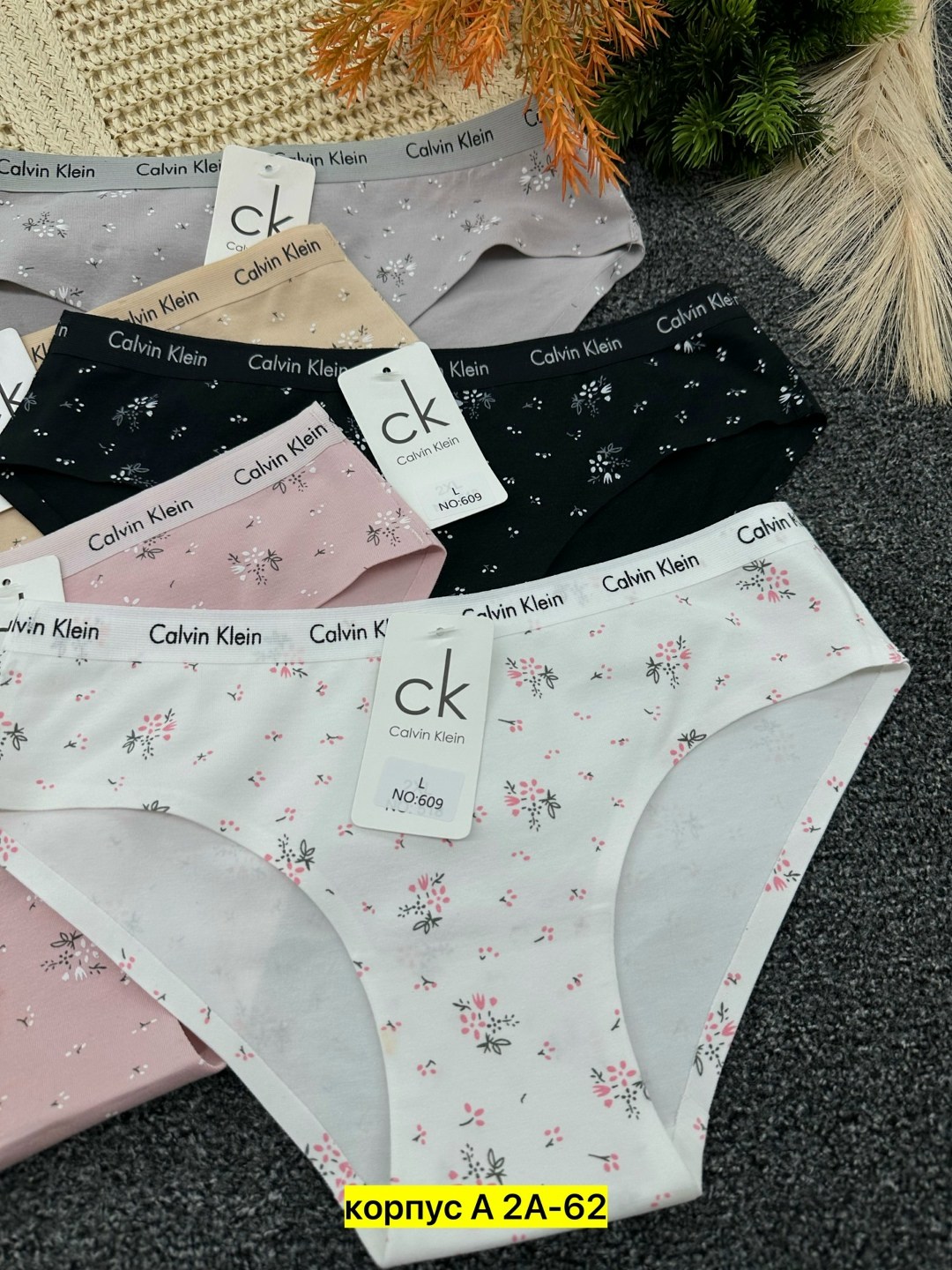 комплект трусов слипы calvin klein,комплект трусов слипы calvin klein underwear,трусы женские calvin klein,комплект трусов женские,женские трусы бесшовные