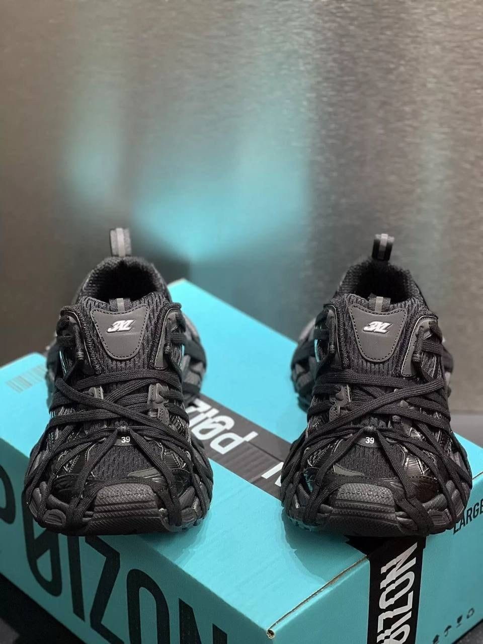 кроссовки balenciaga женские,кроссовки balenciaga 3xl extreme laces b,кроссовки balenciaga,спортивная  в стиле balenciaga track 2.0,кроссовки balenciaga track 1.0 men 542026w3bj11000 черный