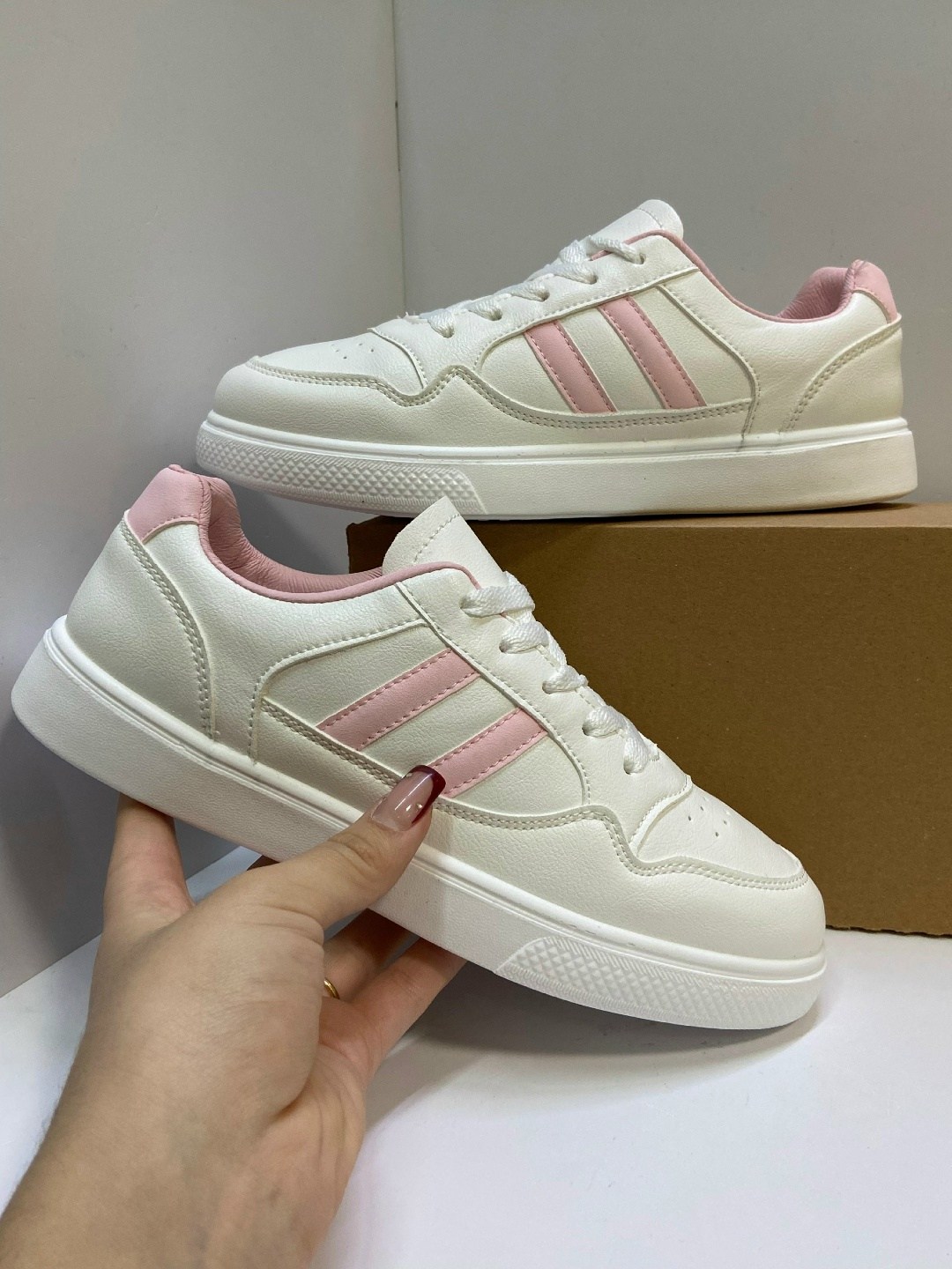 ,кроссовки женскиe,кроссовки белые женские,белые кроссовки,кроссовки для женщин