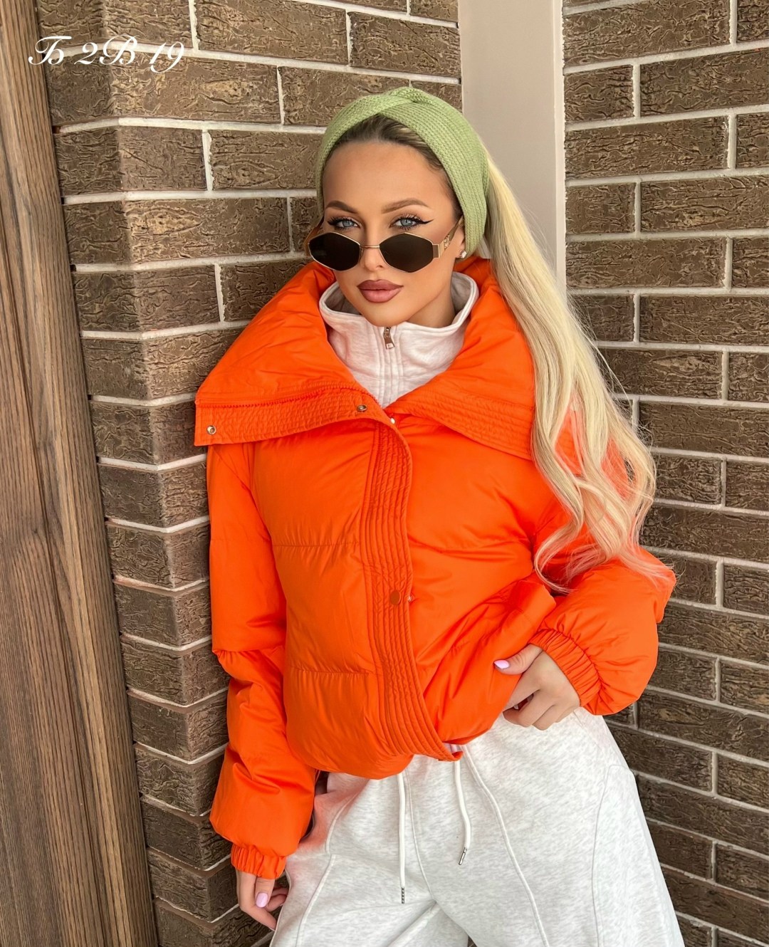 куртка,оранжевая куртка,короткая куртка,женская куртка,яркая куртка