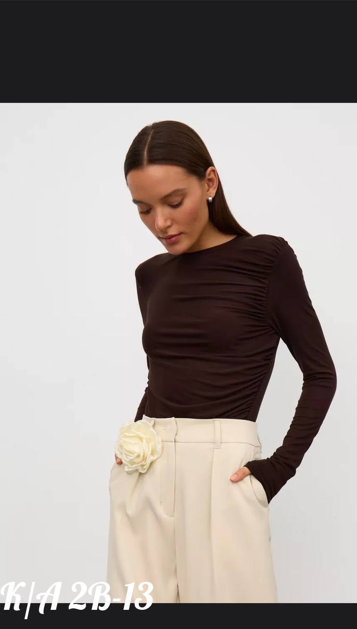 лонгслив со сборками драпировкой,лонгслив с драпировкой,женская кофта,лонгслив женские,лонгслив со сборками