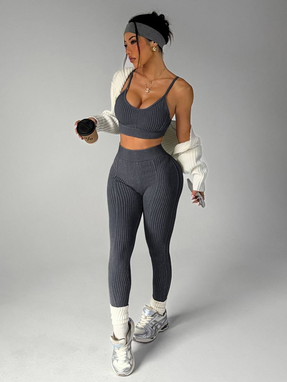 костюм для фитнеса,женский костюм для фитнеса,спортивные костюмы для фитнеса,леггинсы спортивные,бежевые легинсы