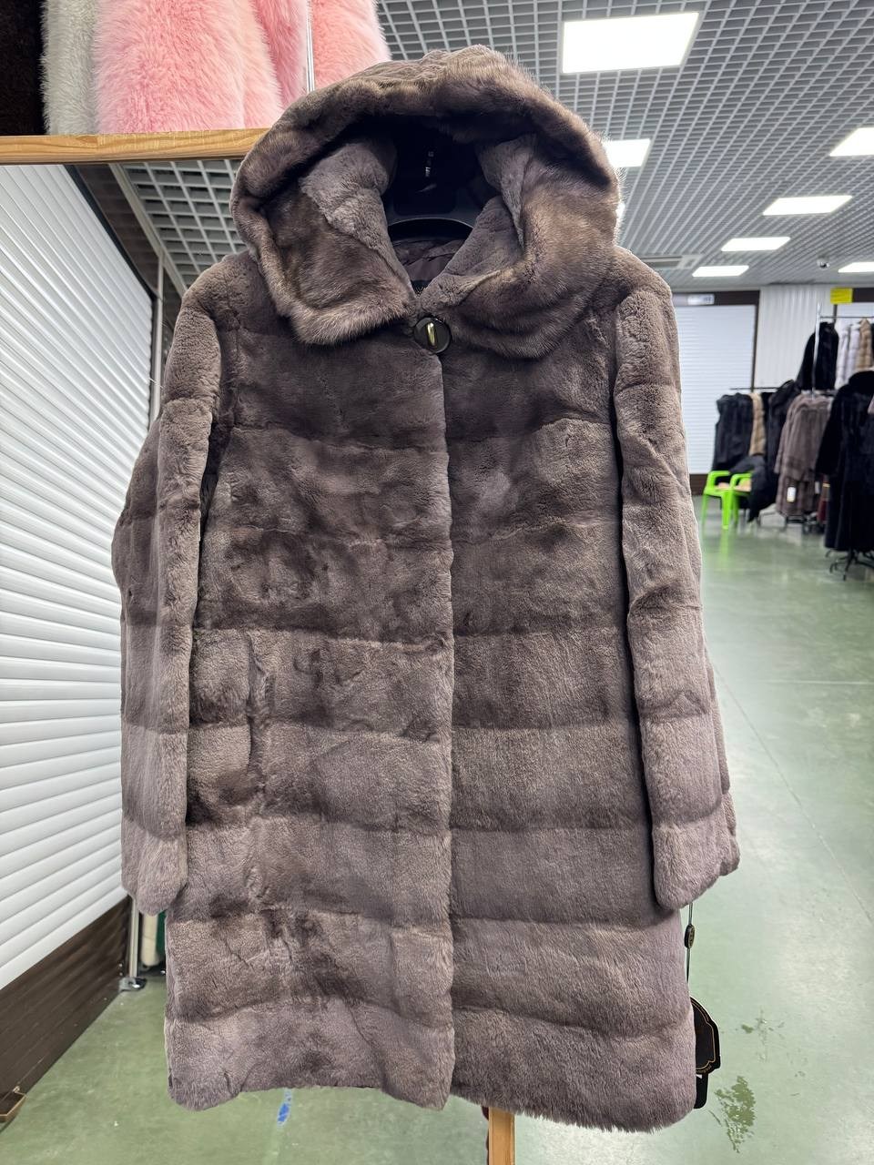 шубка из меха европейской норки с капюшоном цвет капучино,шубка из меха европейской норки с капюшоном цвет "пастель",норковая шуба с капюшоном,шубка из меха европейской норки с капюшоном,шуба норковая