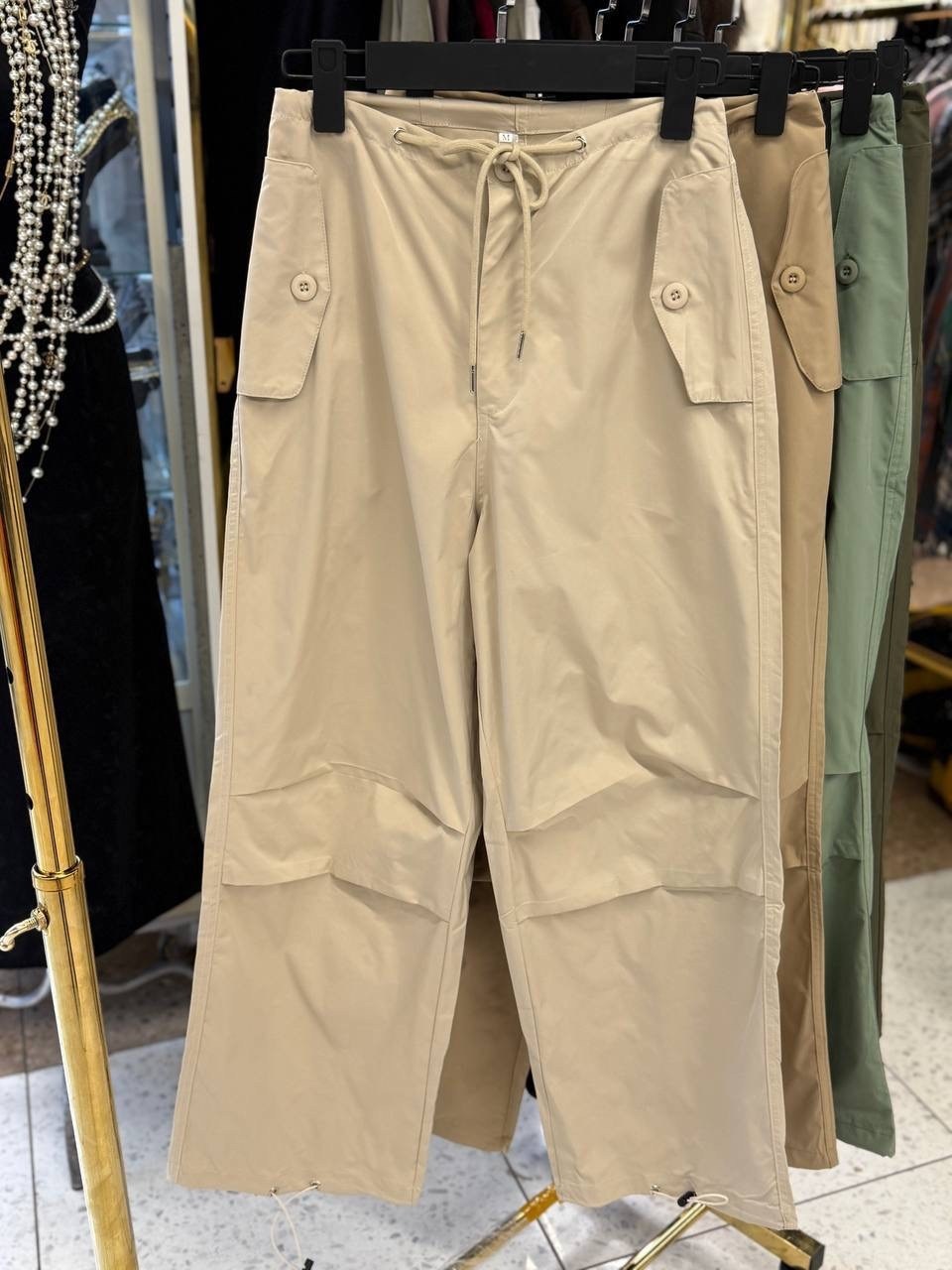 повседневные брюки,повседневные штаны,брюки бежевые,брюки с карманами,прямые брюки