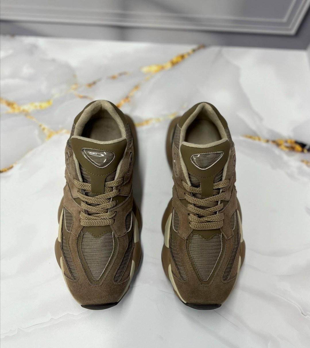 ,женские кроссовки,массивные кроссовки,бежевые кроссовки,спортивная