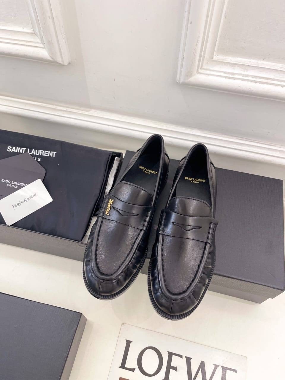 лоферы saint laurent черный,лоферы yves saint laurent,женские лоферы,кожаные лоферы,