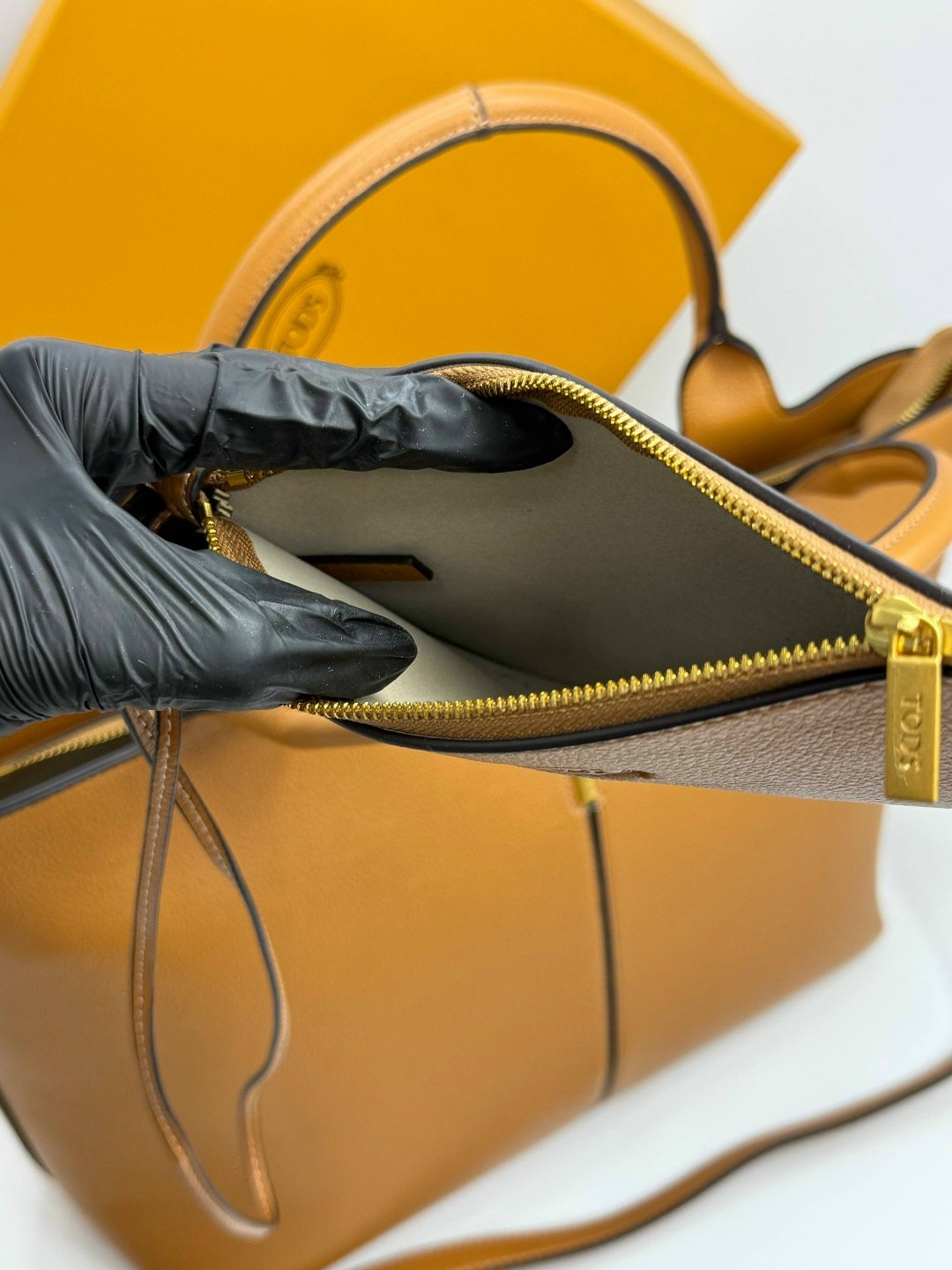 сумка,оранжевая сумка,сумка женские,сумки брендовые оранжевая,классическая сумка