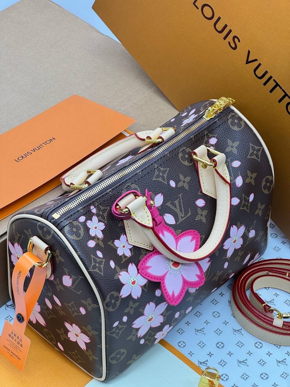 сумкa louis vuitton,louis vuitton женская сумка,сумка louis vuitton takashi murakami,сумка louis vuitton 25-20см реплика,louis vuitton speedy