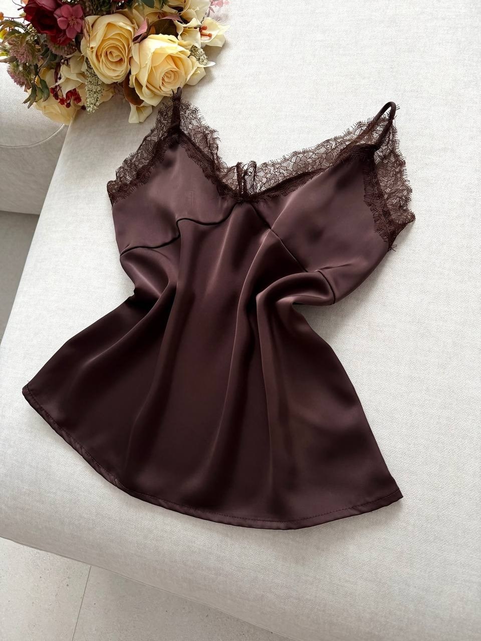 шелковый топ,топ в бельевом стиле,модные топы,топ с кружевом,бельевой топ