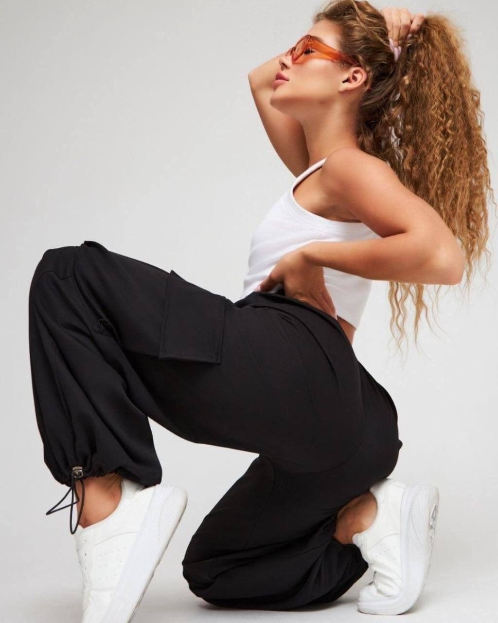 женские брюки карго на резинке,стильные женские брюки на резинке карго,брюки карго на резинке,брюки карго женские,брюках карго