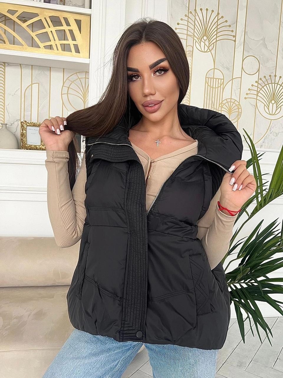 жилетка утепленная с капюшоном,жилет женский утепленный,жилетка женская,стильный жилет,жилетка женская демисезонная