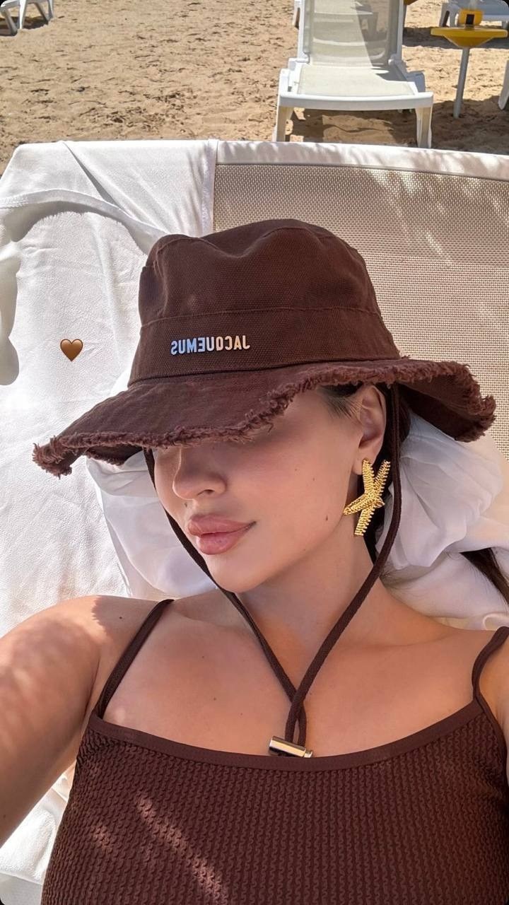 панама jacquemus,панама женская,девушка,модная панама,в шляпе