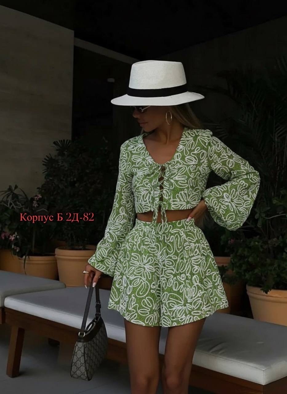 стильный костюм с рубашкой,летний костюм с шортами и рубашкой оверсайз salimis,костюм летний шорты с рубашкой rayxona,костюм с шортами,женский костюм шорты