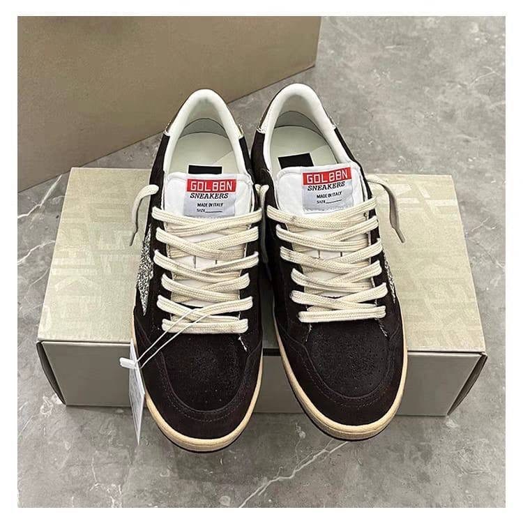 ,кроссовки golden goose,кеды golden goose,замшевые низкие кеды ballstar с аппликацией в виде звезд golden goose черный,кроссовки golden goose ball star