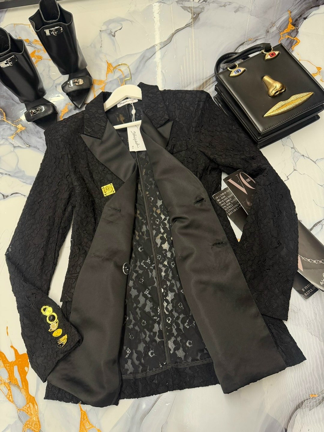 женские костюмы,женский костюм тройка,брючной костюм,двубортный жакет,черный костюм женский