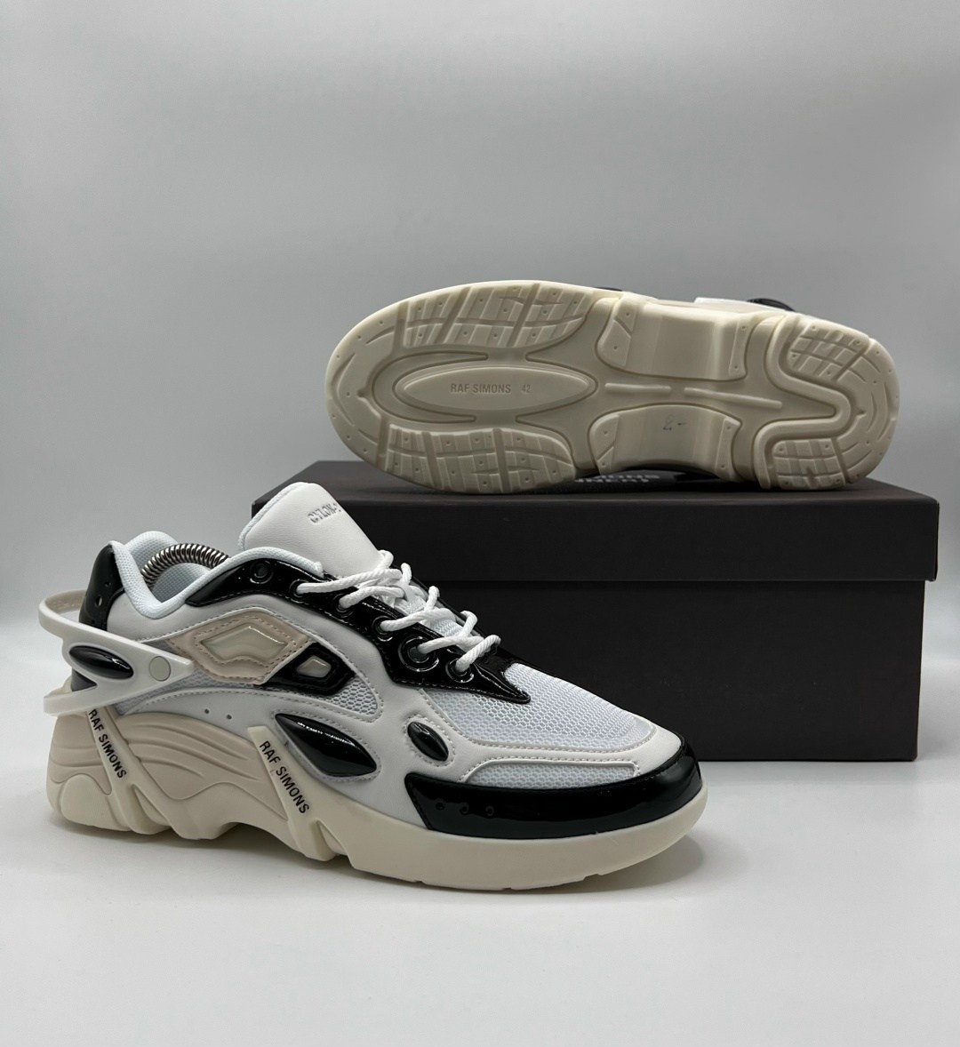 кроссовки raf simons cylon-21 белый,raf simons runner cylon 21 sneakers size 43 white black,кроссовки со вставками raf simons белый,кроссовки raf simons cylon-21 кремовый,raf simons runner кроссовки