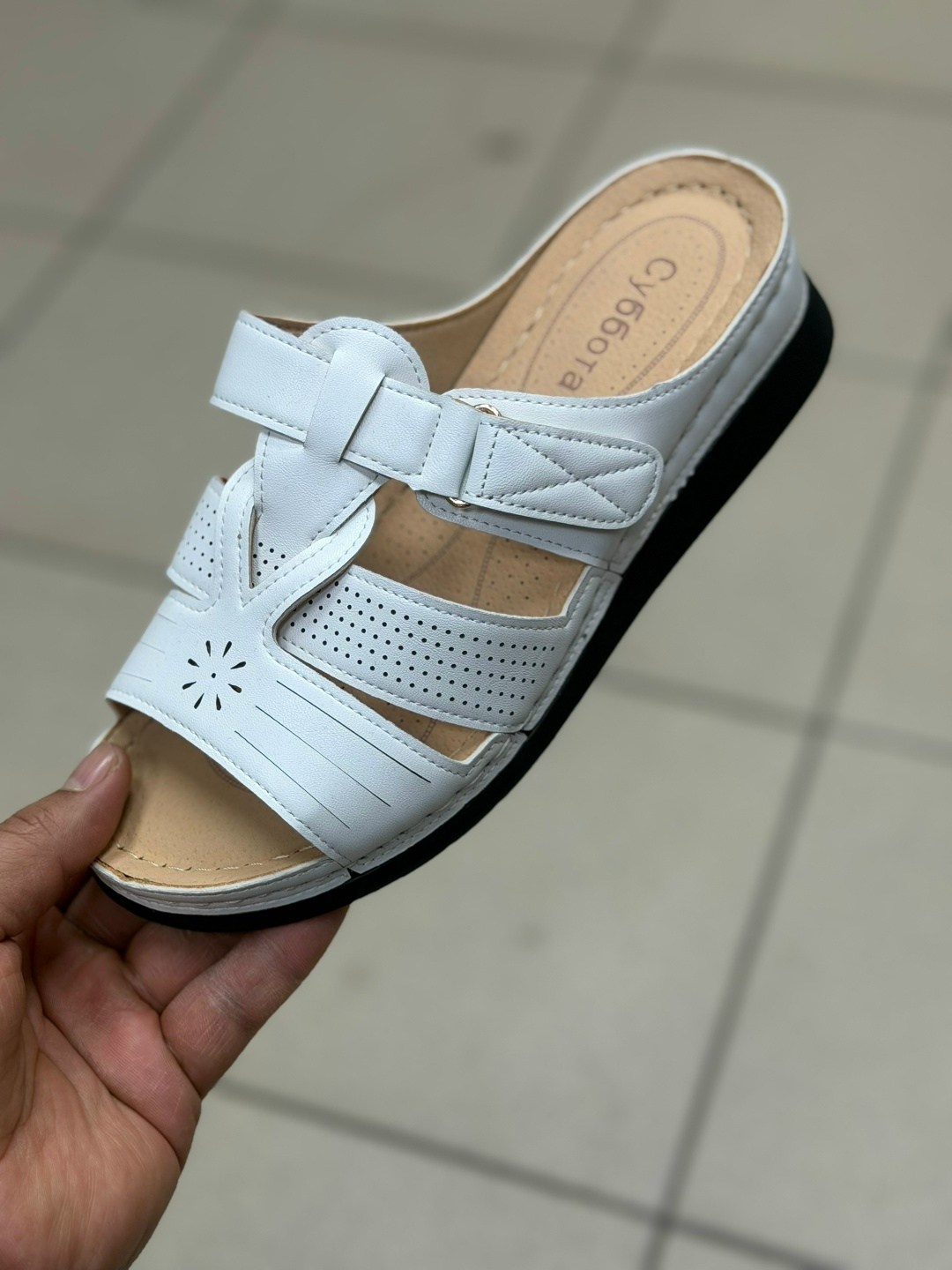 женские шлепанцы,, женская,женские босоножки,сабо с перфорацией