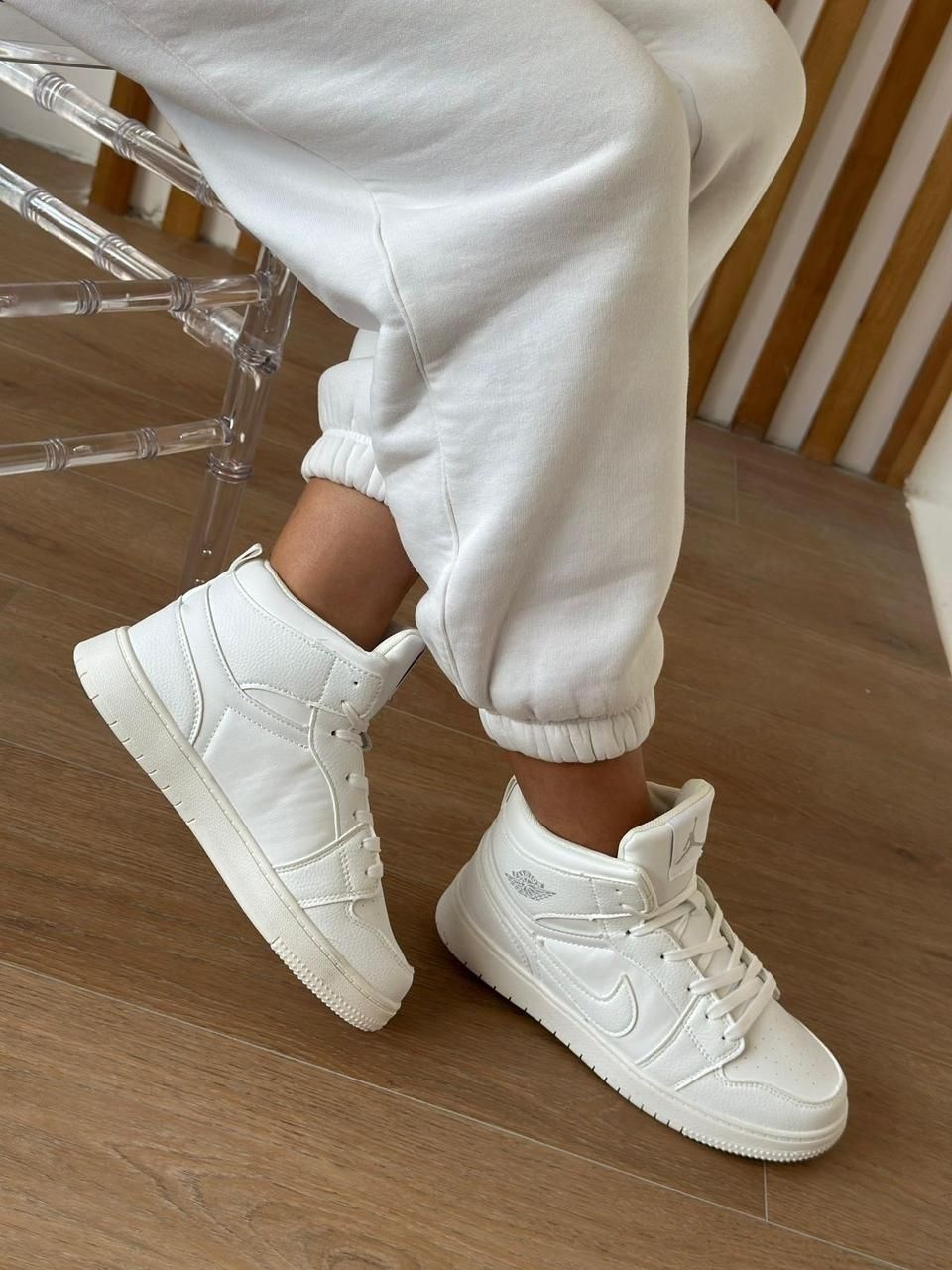 кроссовки найк женские белые кожаные высокие,кроссовки белые nike air force,женские кроссовки,зимние кроссовки женские белые высокие,кроссовки