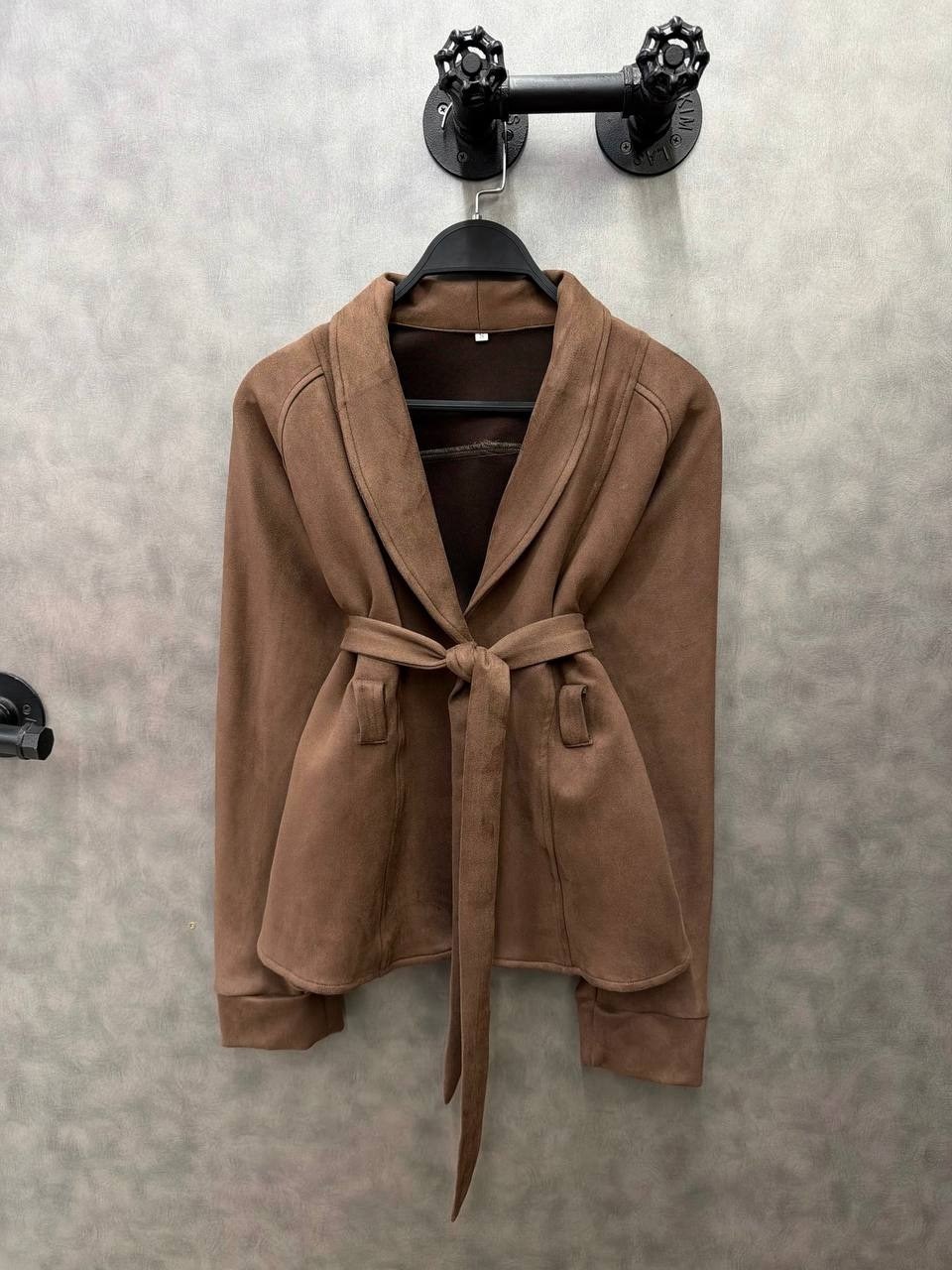 элегантная женская замшевая куртка с поясом,женская замшевая куртка baomyzhuo,женская куртка из замши шоколад,куртка из замши с длинными рукавами и коротким кроем,женская замшевая куртка chnmr