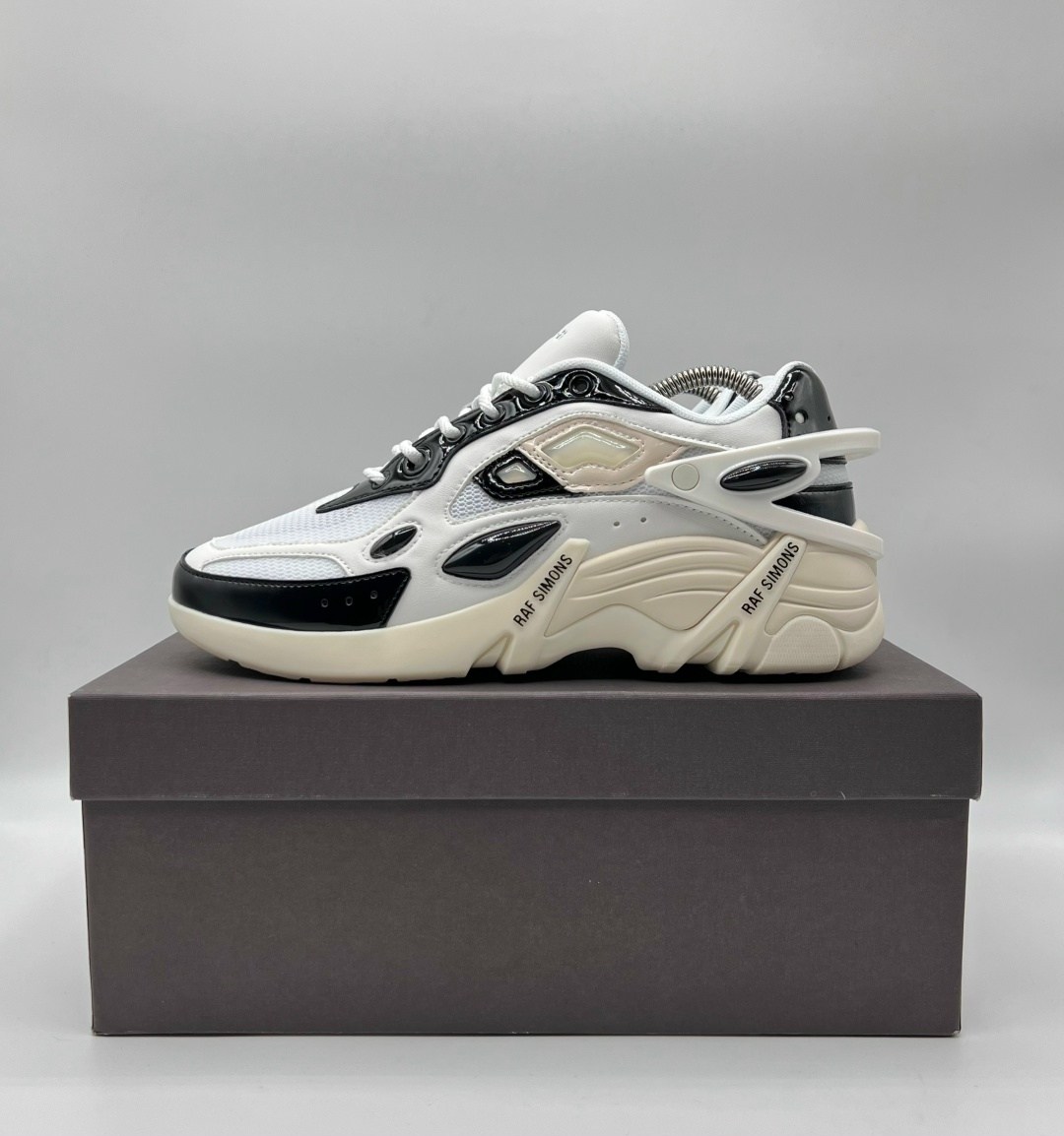 кроссовки raf simons cylon-21 белый,raf simons runner cylon 21 sneakers size 43 white black,кроссовки со вставками raf simons белый,кроссовки raf simons cylon-21 кремовый,raf simons runner кроссовки
