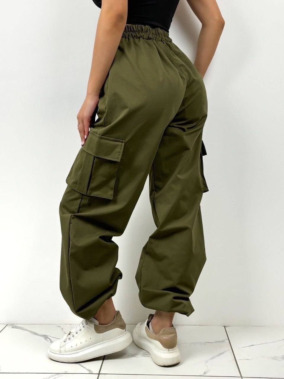 женские брюки карго на резинке,стильные женские брюки на резинке карго,брюки карго на резинке,брюки карго женские,брюках карго