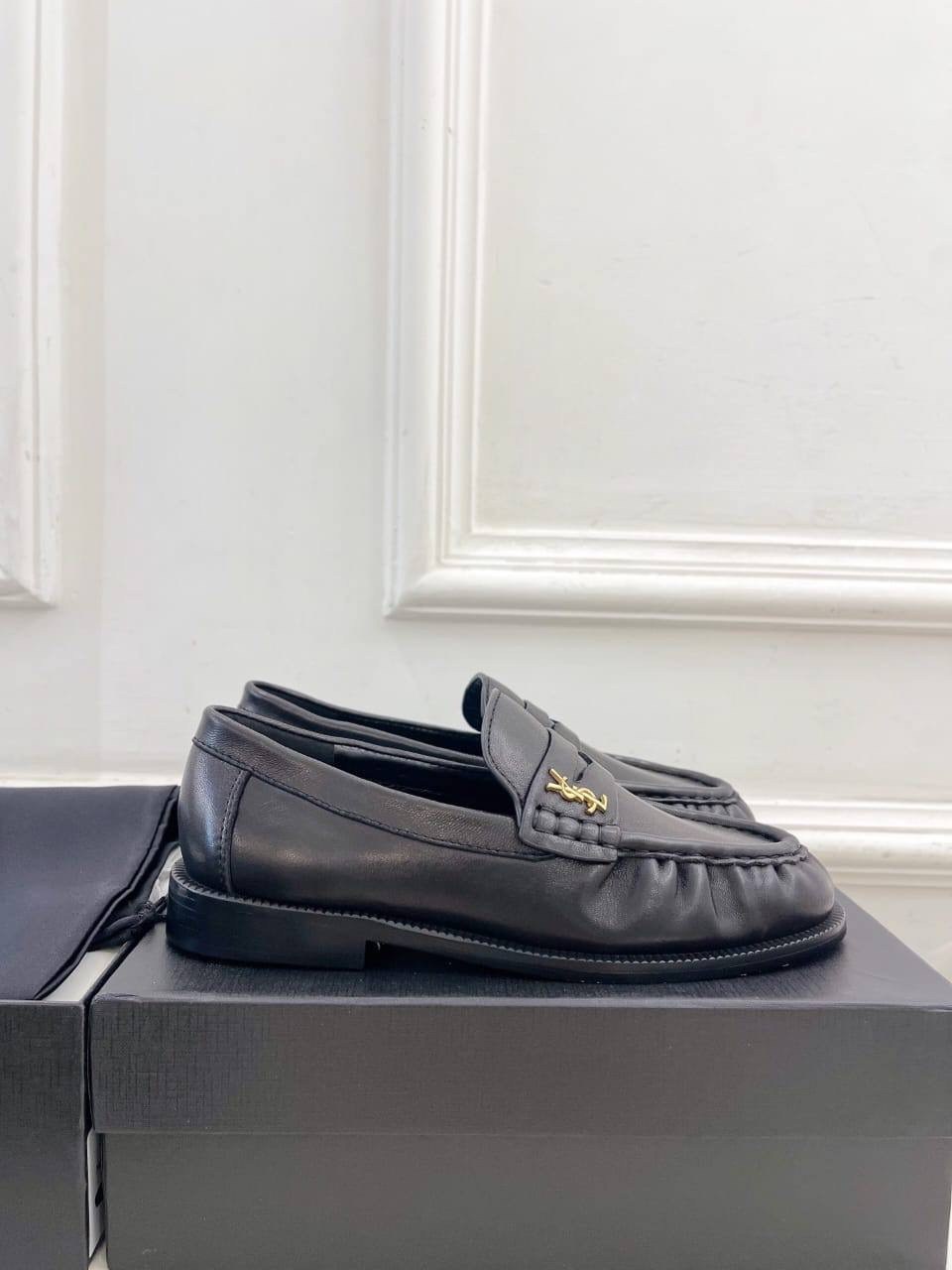 лоферы saint laurent черный,лоферы yves saint laurent,женские лоферы,кожаные лоферы,