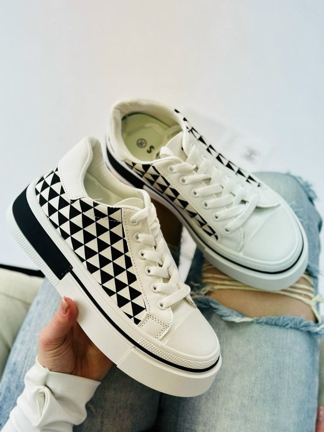 ,женские кроссовки,модные кроссовки,повседневная ,классические кроссовки женские