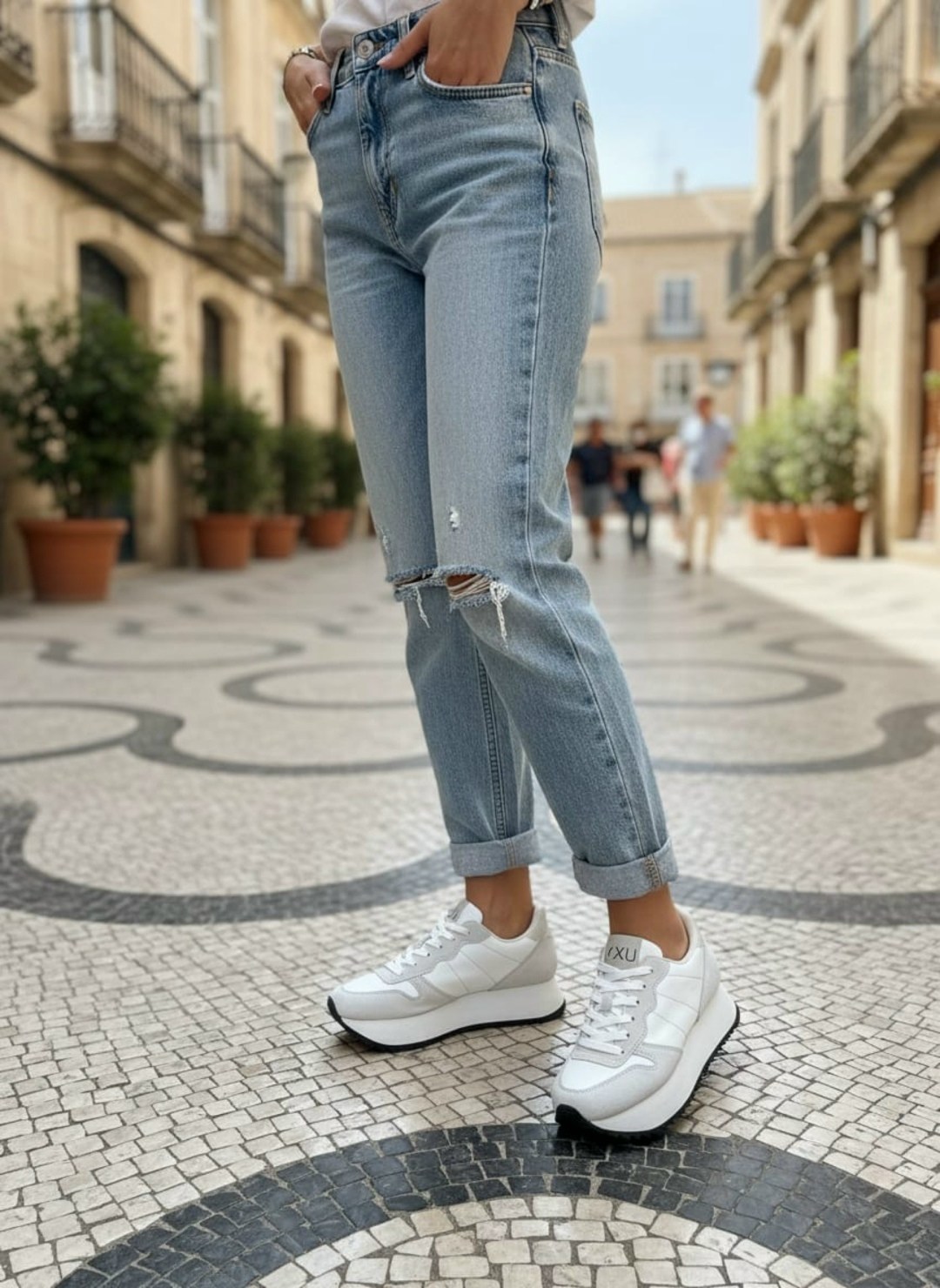 женские кроссовки,стильные кроссовки,кроссовки женские на большой подошве,белые кроссовки женские,белые кроссовки