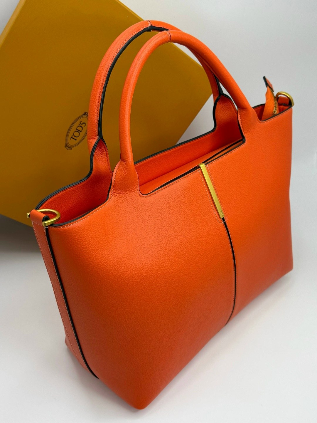 сумка,оранжевая сумка,сумка женские,сумки брендовые оранжевая,классическая сумка