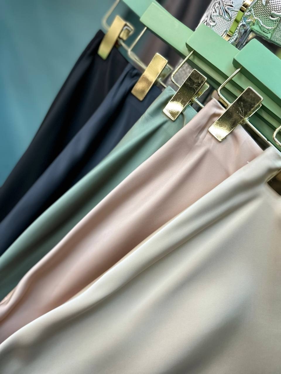 атласная юбка,юбка шелковая,бежевая юбка,юбка,юбка женская