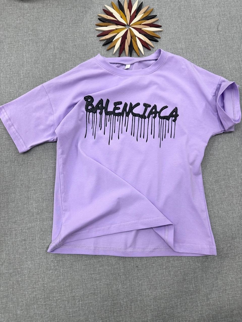 футболка balenciaga,баленсиага футболка,логотип баленсиага на футболке,футболки с логотипами,футболка