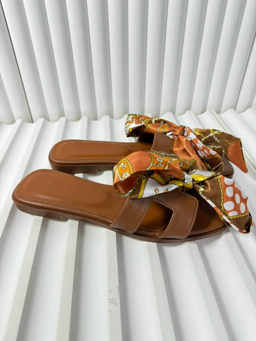 ,шлепки эрмес,шлепанцы женские,модные шлепанцы,модные босоножки