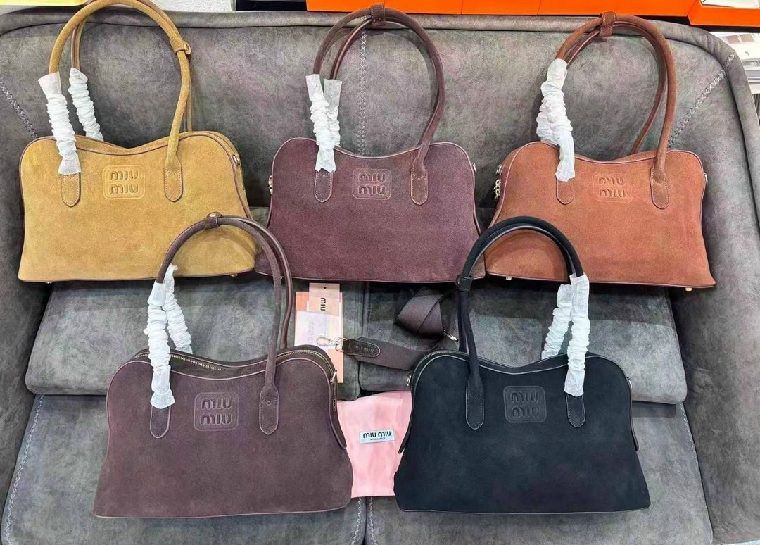 сумка женская miu miu,сумка miu miu,женская замшевая сумка miu miu arcadie коричневая,сумка miu miu натуральная замша,замшевая сумка
