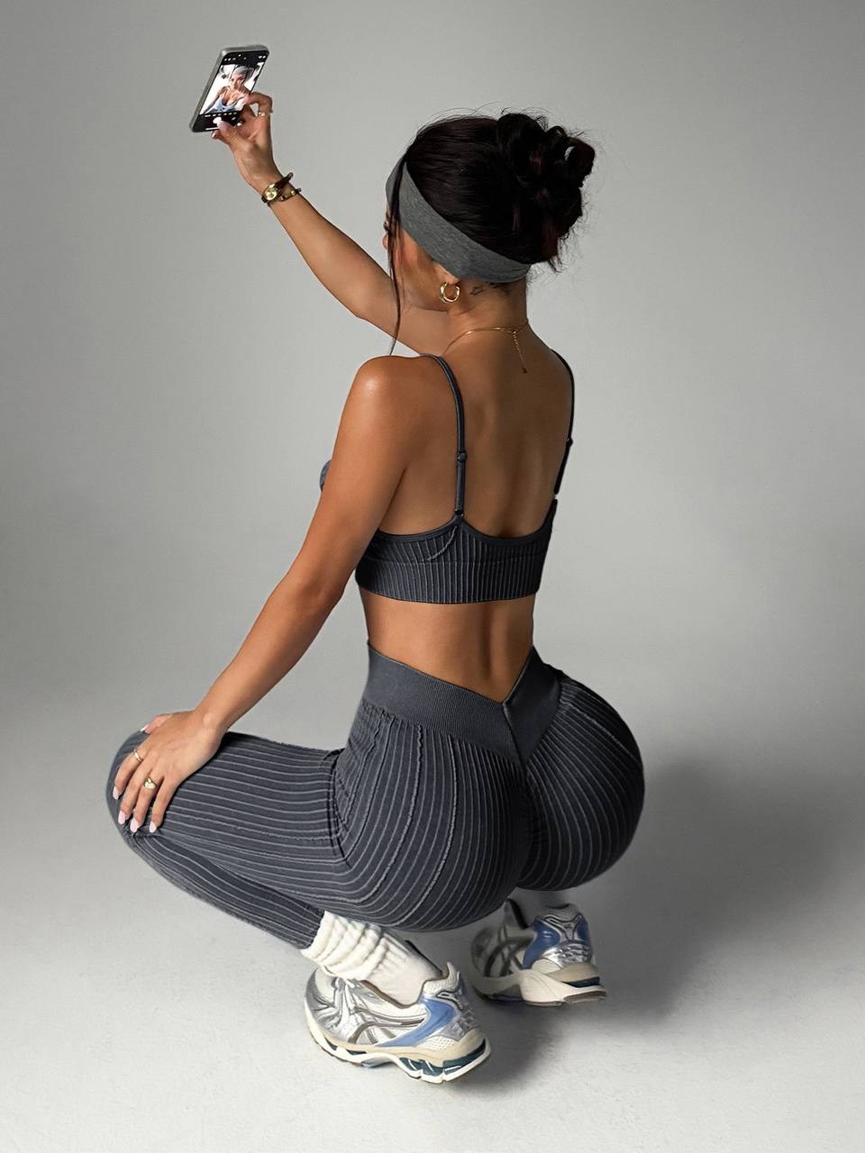 костюм для фитнеса,женский костюм для фитнеса,спортивные костюмы для фитнеса,леггинсы спортивные,бежевые легинсы