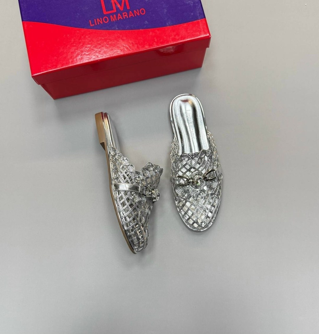 ,шлепанцы женские,модные шлепанцы,модные тапочки,шлепки женские