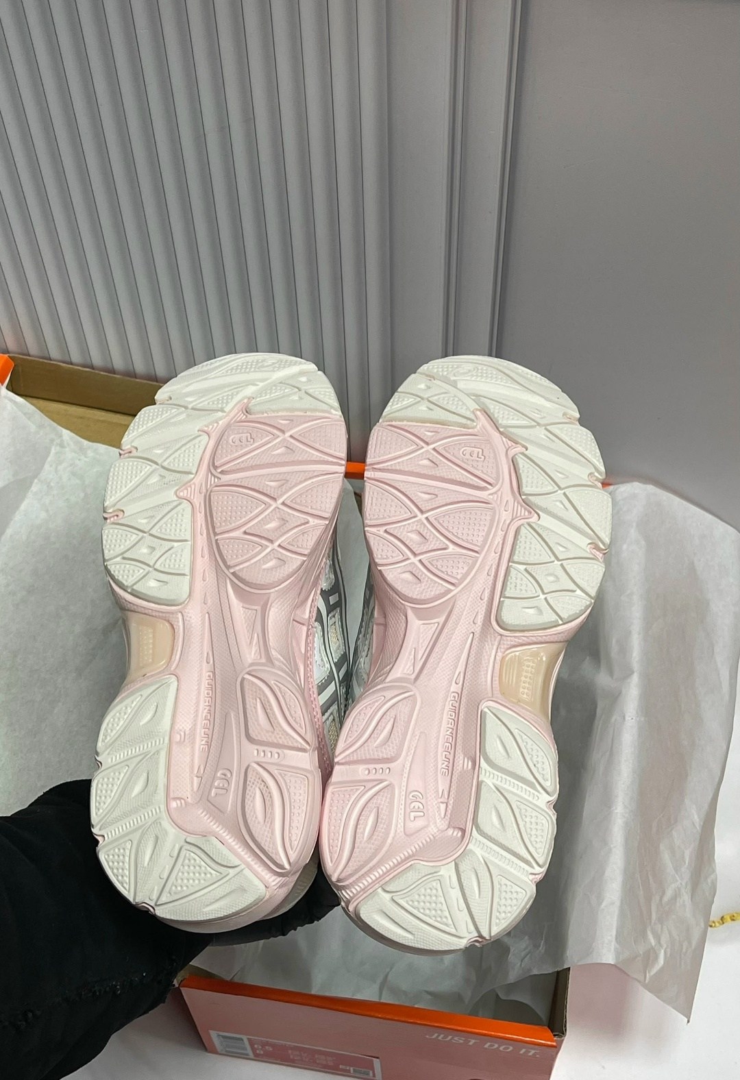 кроссовки женские asics,женские кроссовки,кроссовки asics gel nyc,кроссовки asics,кроссовки для женщин